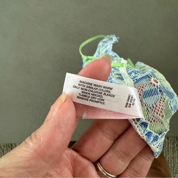 Victoria’s Secret vintage cami size Small. Rare - Picture 6 of 6